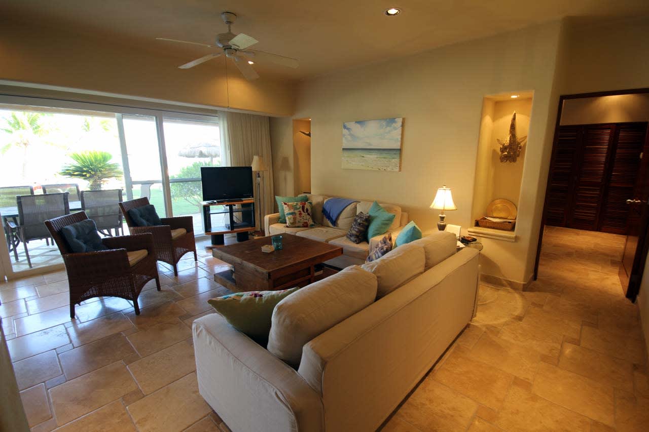 Villa Ixchel condo beachfront